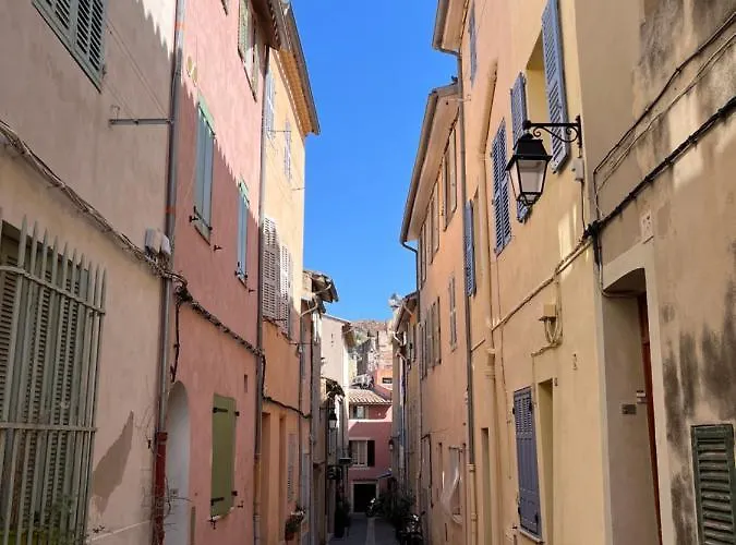 Cassis Centre, Superbe Appartement Neuf, 50M Port.