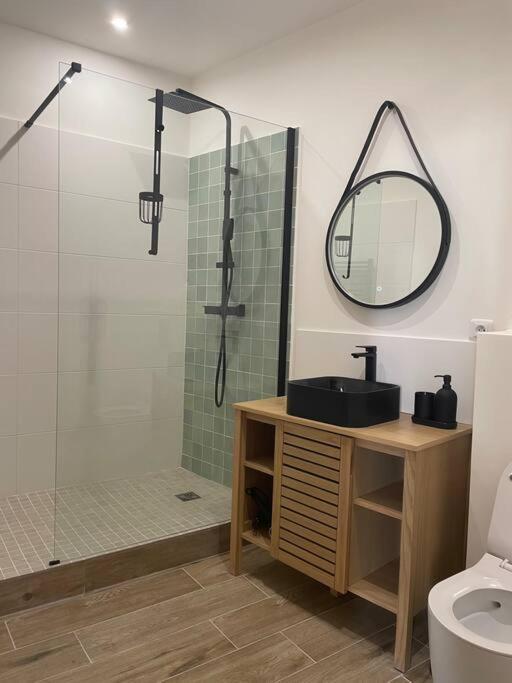 Apartment Centre, Superbe Neuf, 50m Port. *